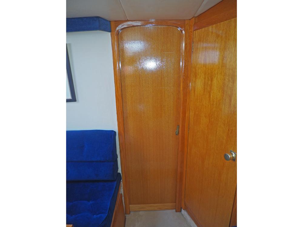 Cabin en avant, H&eacute;bergements